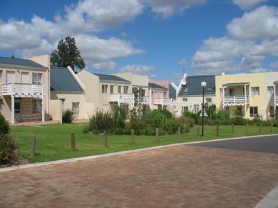 Townhouse For Sale in Simonswyk, Stellenbosch
